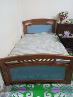 2 single beds of solid wood
