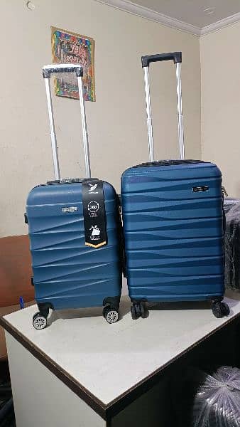 Single Fiber Luggage bags/ suitcase/ trolley bags/ attachi/ hand carry 2