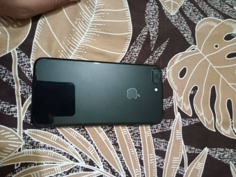 I phone 7plus black colour 7