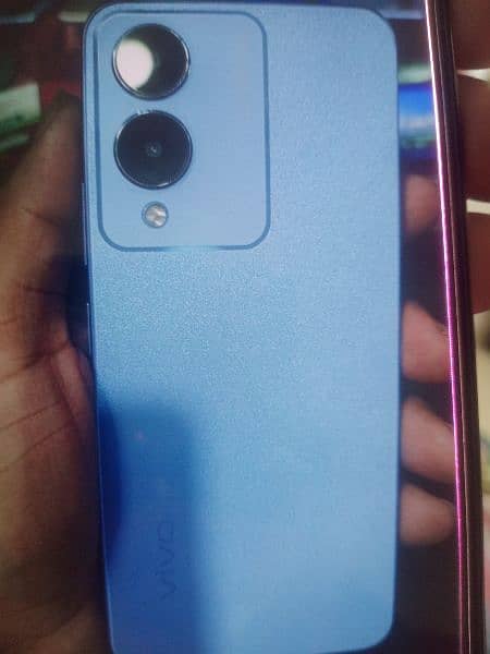 vivo y17s 6/128     10/10 condition with box charger 03094700474 0