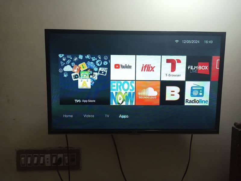 TCL 32 inch smart TV full hd 1080p 5