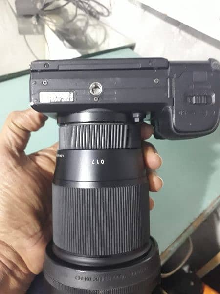 sony 6400 with 16 mm lense and 3 batteries and charger 03218444898 3