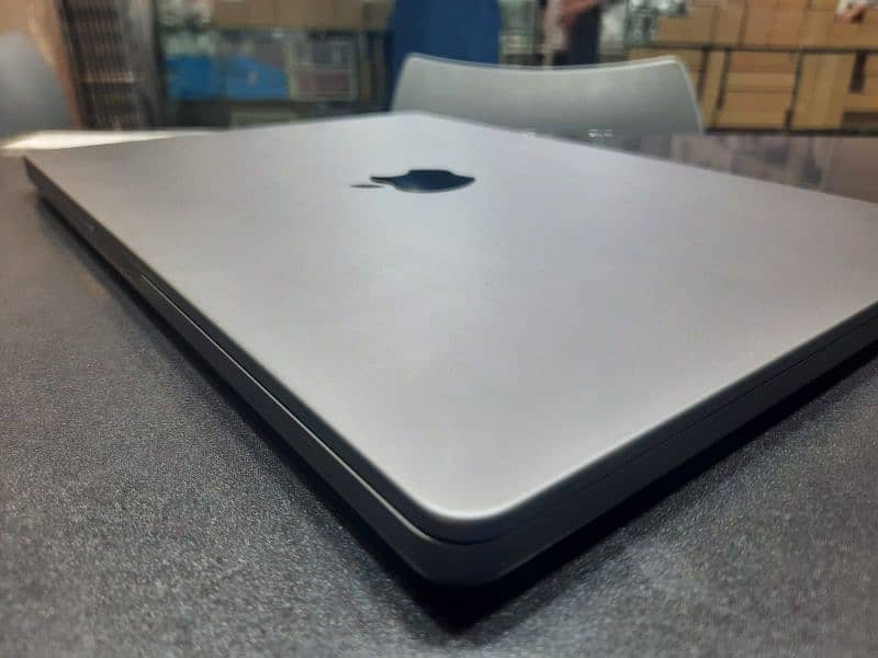 Apple MacBook Pro 14 2021 m1 pro 16gb ram 512 GB 1