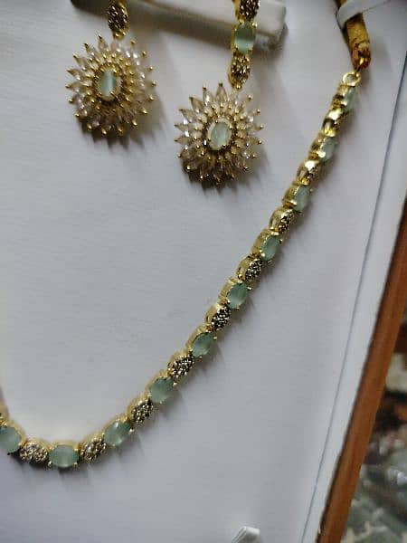 earrings and necklace new condition 1