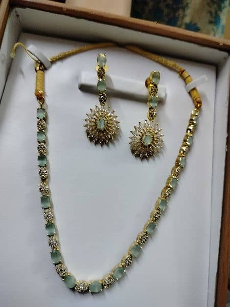 earrings and necklace new condition 2