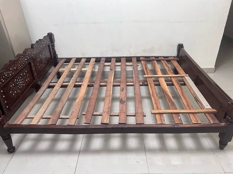 Antique Sheesham Wood Bed 2