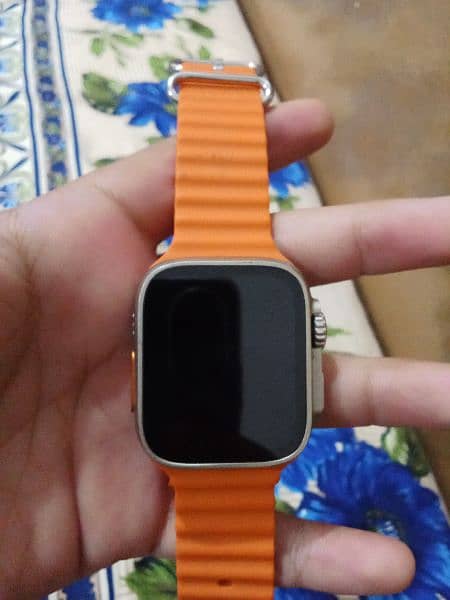 Smart watch Apple company with charger 1