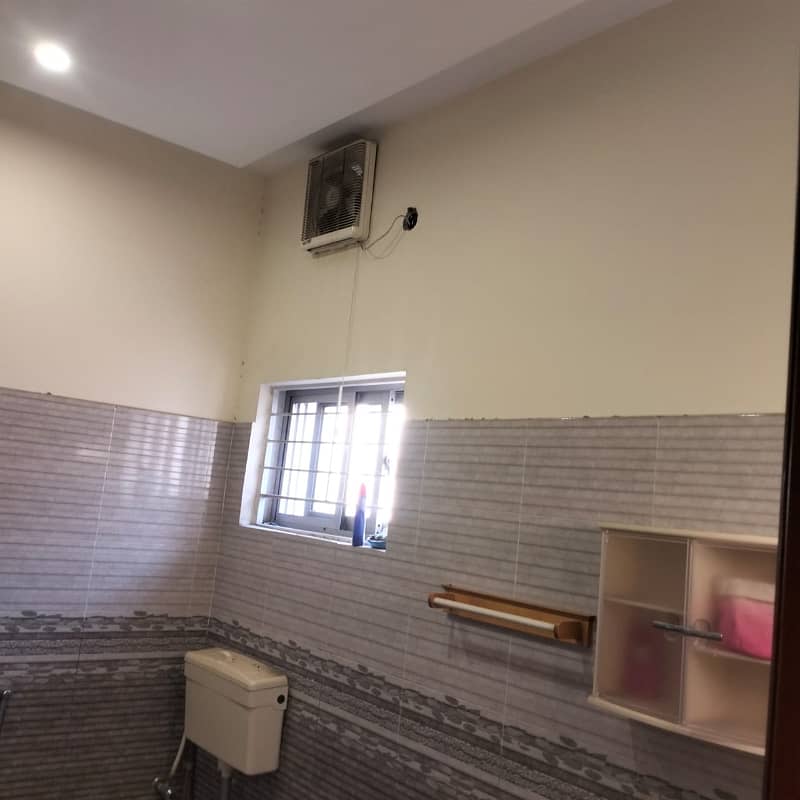 UPPER PORTION 2 KANAL IDEAL EXCELLENT GOOD CONDITION HOUSE FOR RENT IN TULIP BLOCK BAHRIA TOWN LAHORE 25