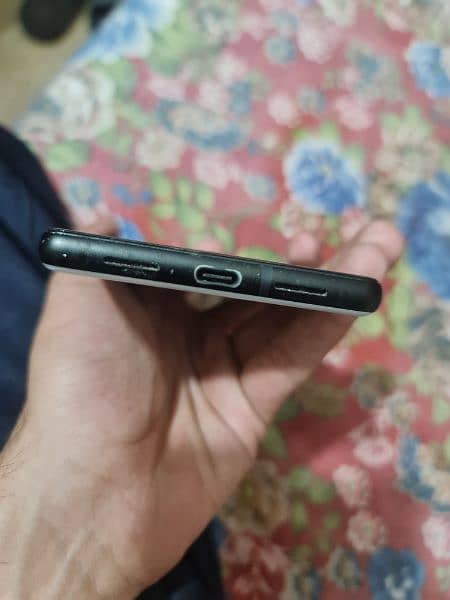google pixel 6 in new condition 10 by 10 6