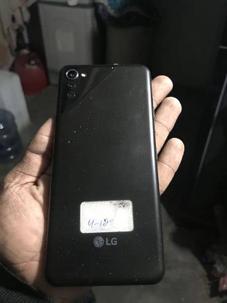 it's lg k33 4/128 seal pack phone 2
