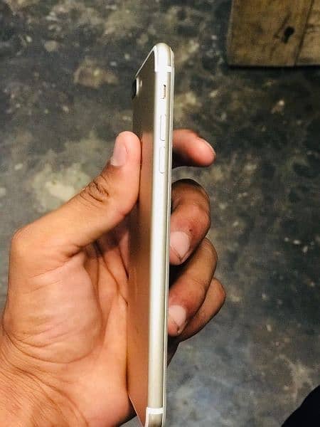 I phone 7 plus 128gb pta approved urgent for sale 1