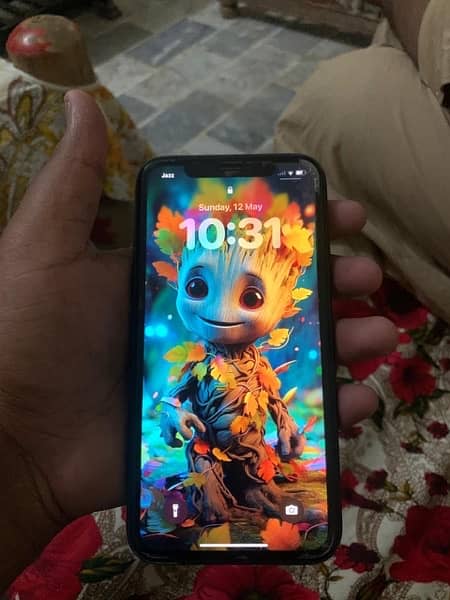 iPhone 11 64 GB for box Factory lock non pta only back break with box 3