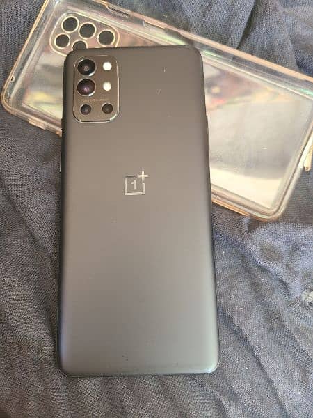 I want to sell OnePlus 9r 8+8 128 1