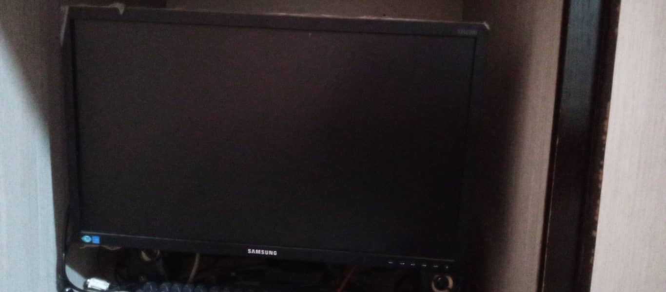 Samsung computer LCD 24 inch 0