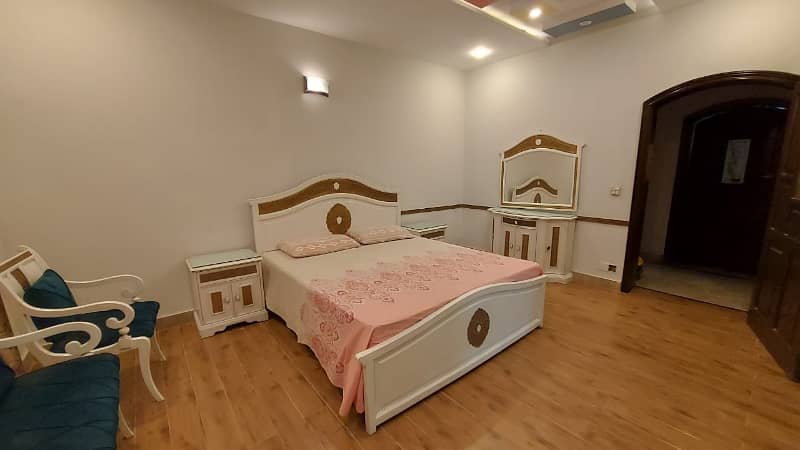 DHA Phase 4 3 Bed Rooms Furnished Kanal Upper Portion For Short and long time 0