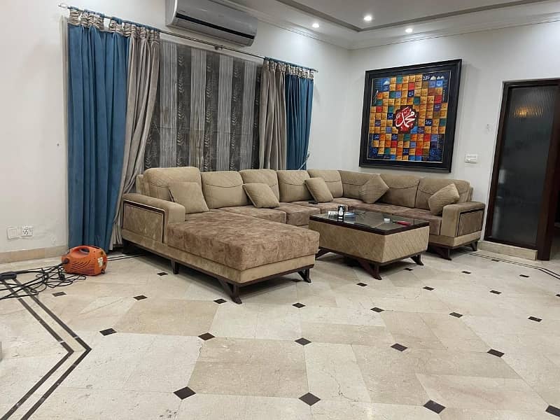 DHA Phase 5 10 Marla 4 Bed Rooms Furnished Vill For Rent Near park 5