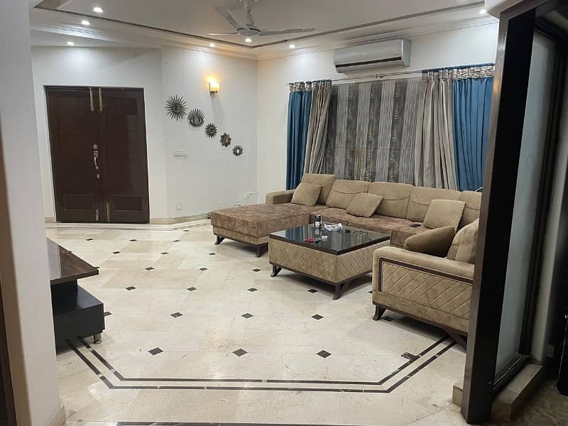 DHA Phase 5 10 Marla 4 Bed Rooms Furnished Vill For Rent Near park 9