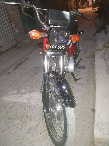 Honda 125 new condition all docoments clear. . call number 03205672724 4