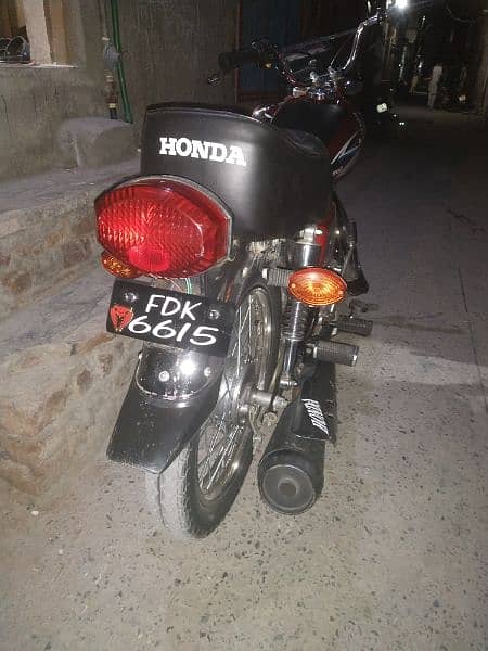 Honda 125 new condition all docoments clear. . call number 03205672724 5