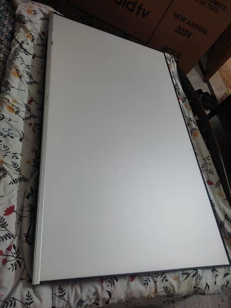 75 inch 4k led ( panel toota hai) 3