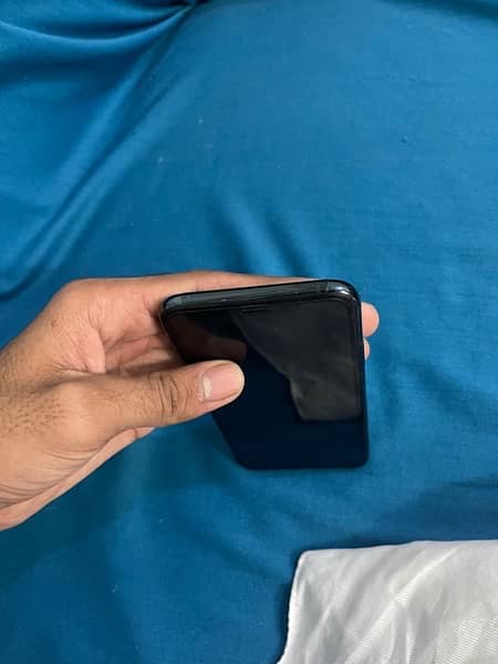 i phone 11 pro max pta Aprove 83% betery health condition 10/10 all ok 3