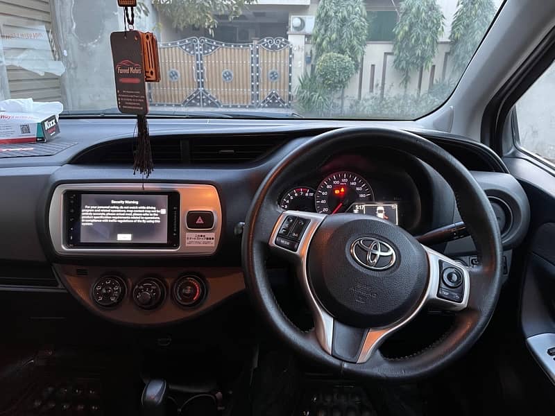 Toyota Vitz 2015 3