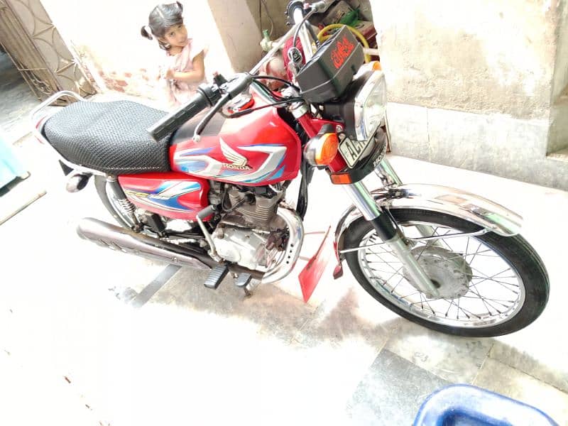 Honda cg 125 fit bike 22 model All Punjab number 9