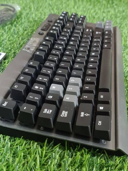 CORSAIR Vengeance K65 Compact Mechanical Gaming Keyboard  Cherry MXRed 4