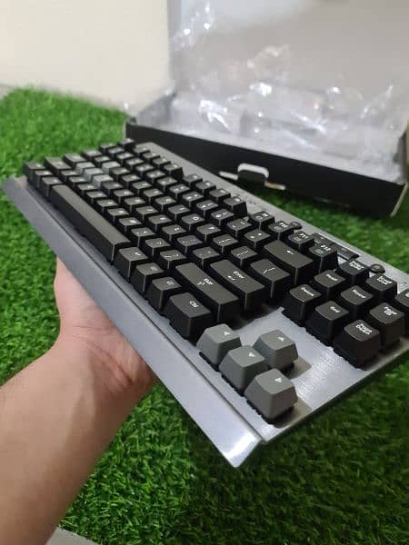 CORSAIR Vengeance K65 Compact Mechanical Gaming Keyboard  Cherry MXRed 6