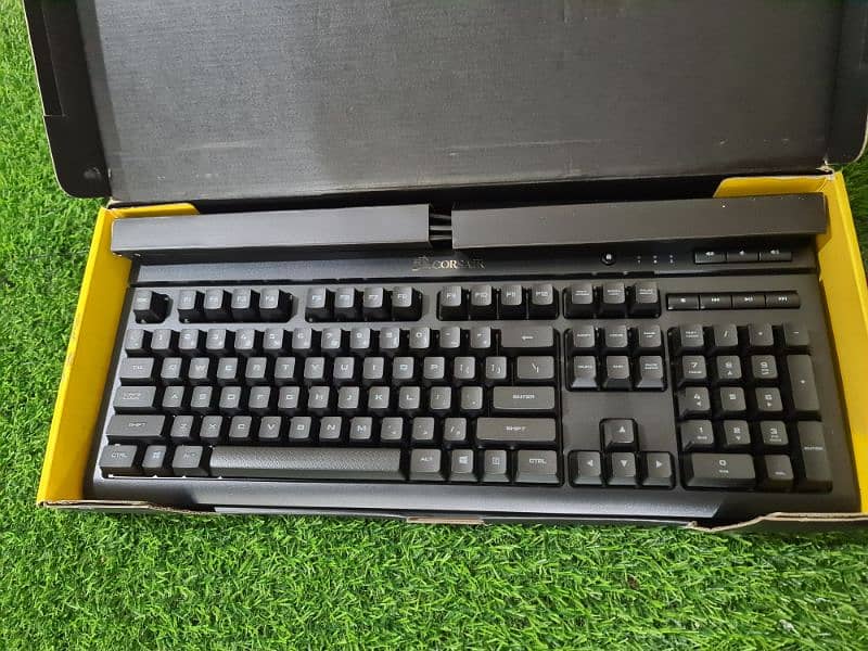 Corsair K66 Mechanical Gaming Keyboard Cherry MX Red 3