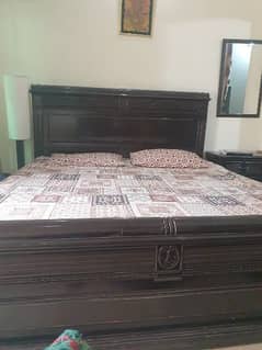 Wood Bed with 2 sides 1 dressing table with excellent quality of wood 0