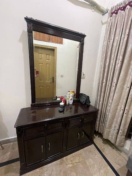 Wood Bed with 2 sides 1 dressing table with excellent quality of wood 2