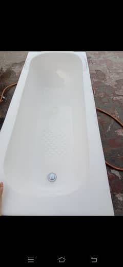 bath tub 0