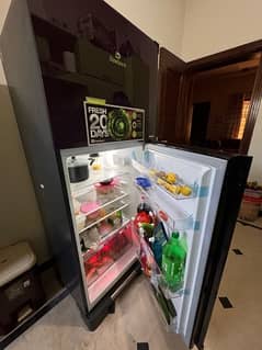 Dawlance medium size inverter fridge with one year warranty 0