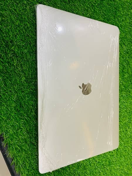 Macbook 2017 pro 15.4 Inch Touch br 0