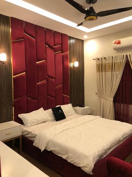 gold suit rooms,Deluxe king rooms,Deluxe rooms available. 3