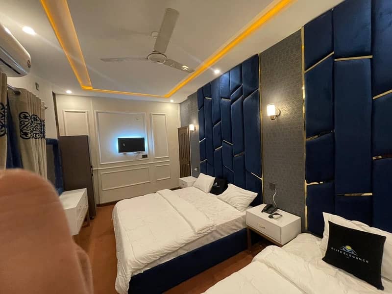 gold suit rooms,Deluxe king rooms,Deluxe rooms available. 15