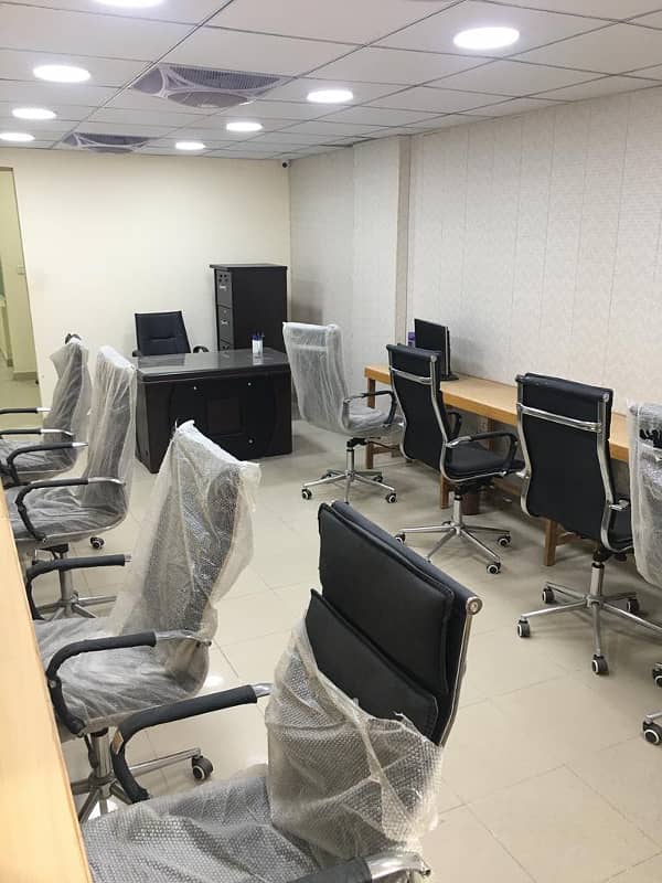 VERY WELL EXECUTIVE FURNISHED OFFICE IS AVAILABLE ON THE RENT IN THE COMMERRICAL BUILDING 6