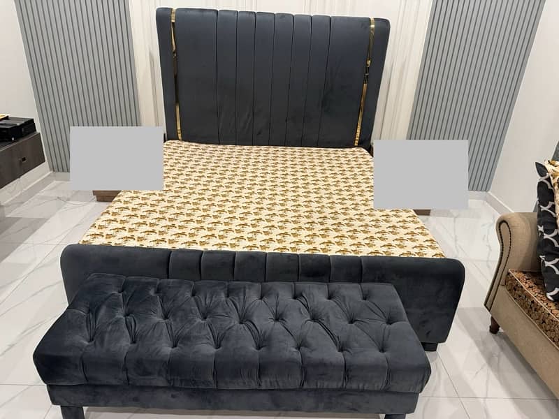 king Size Bed In Very Good Condition With Sethi Only No Mattress 5
