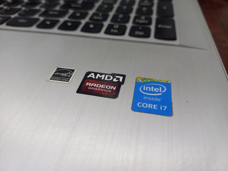 Lenovo IdeaPad | Core i7 | 4GB Graphics | TechWorld 1