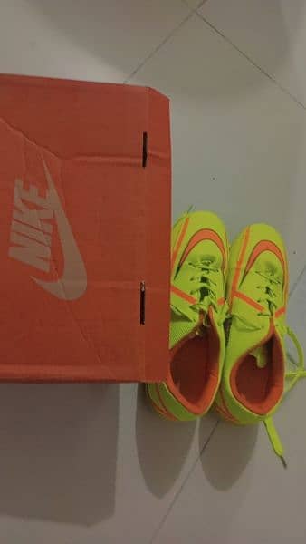 football shoes/turf grippers | size euro 43 0