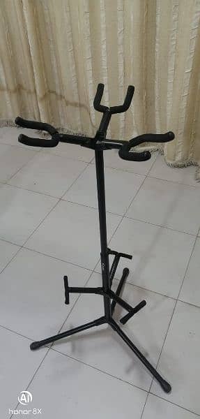 triple guitar stand 1