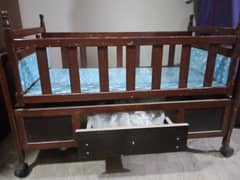 Baby Crib with single drawer