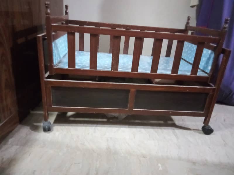 Baby Crib with single drawer 1