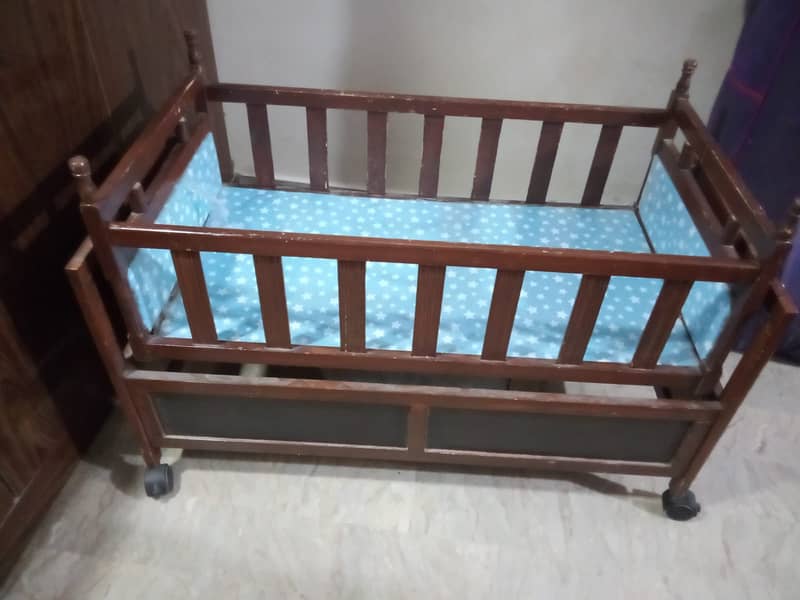 Baby Crib with single drawer 2