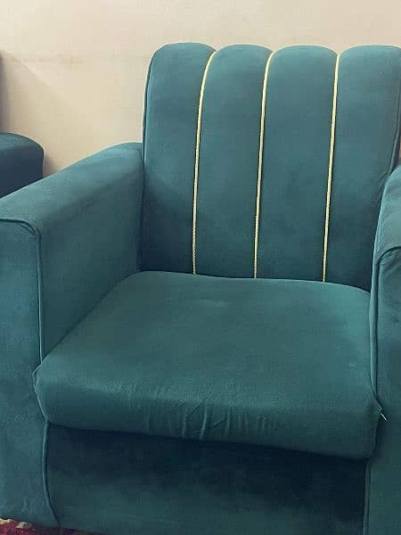 Assalamualaikum selling this almost brand new sofa slightly used 3