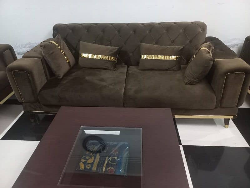 Excellent condition 7 Seater Sofa Set with Center Table 2