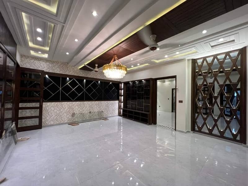 9 MARLA LUXURY HOUSE FOR SALE IN ABDULLAH GARDEN AYESHA BLOCK EAST CANAL ROAD FAISALABAD 4