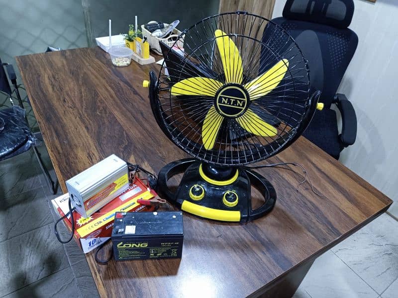 12 volt fan with battery,charger and light 5