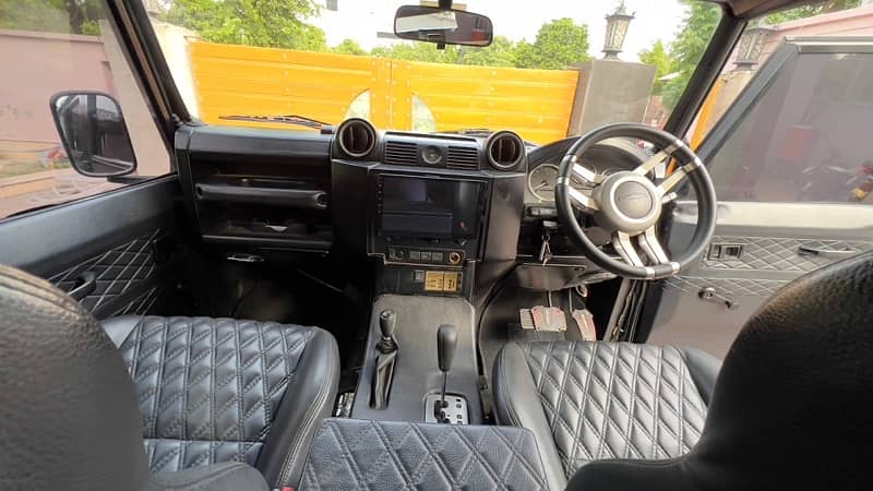 Land Rover Defender 1989 6